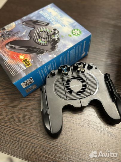 Геймпад для телефона с охлаждением и зарядкой