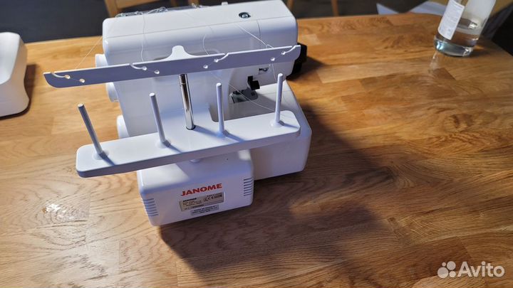 Оверлок Janome 210D