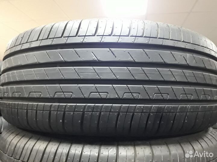 Goodyear EfficientGrip Performance 215/55 R17 94V