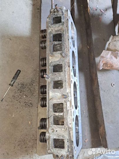 Головка блока 402