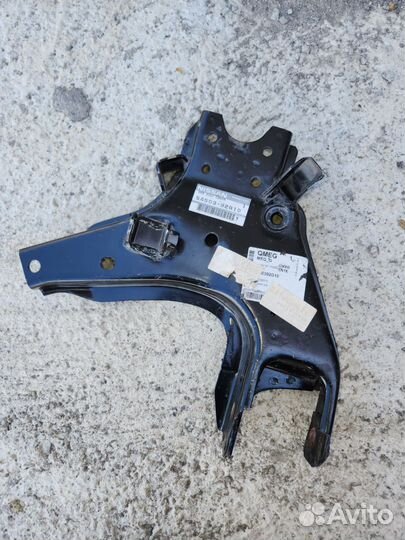 Продам рычаг передний левый на Ниссан Террано I