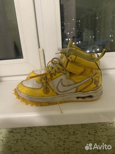 Nike air force 1 mid off white