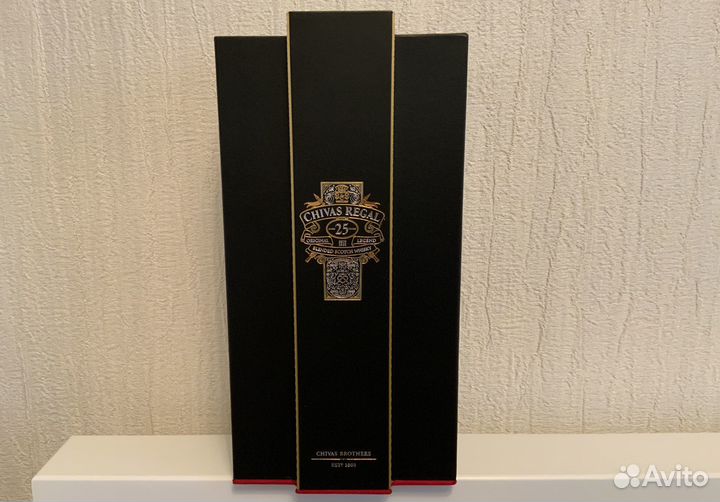 Подарочная коробка Chivas Regal 25 years