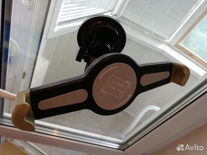 Держатель в авто для планшетного пк