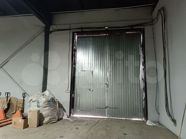 Склад, 986 м²