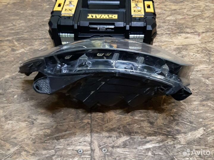 Фара правая Рено Каптюр