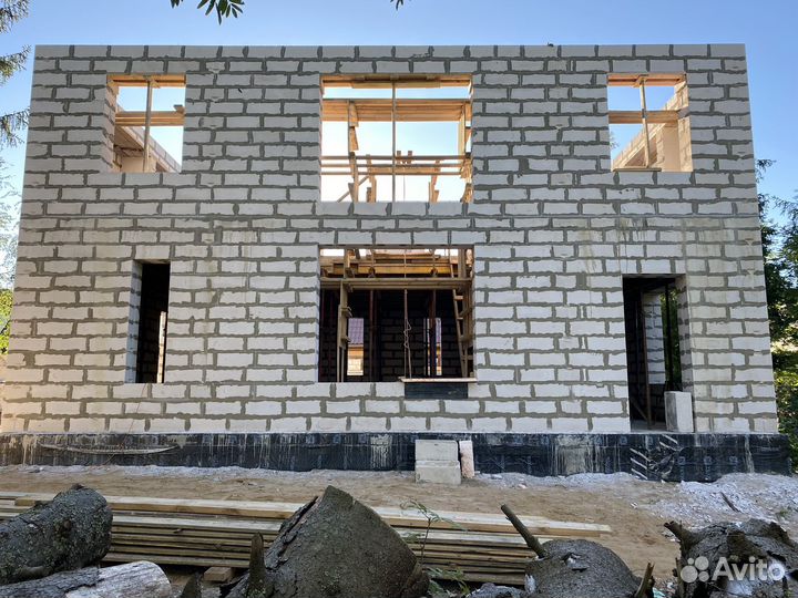 Бригада по строительству домов