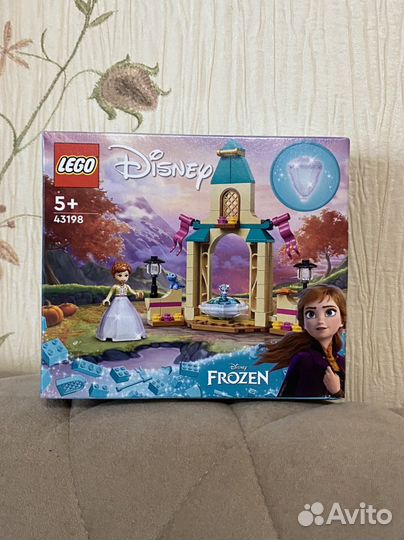 Новый Двор замка Анны» lego Disney