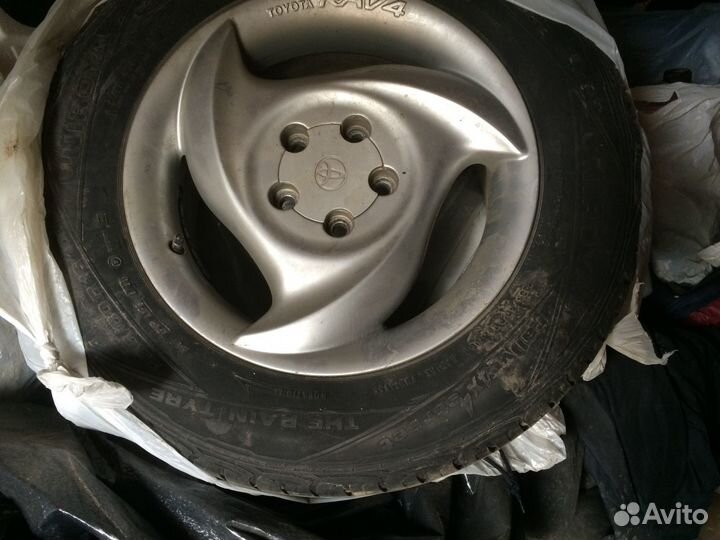 235 60 R16 на Рав4 три колеса на лит. ориг. дисках