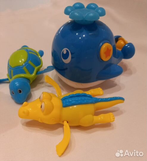 Игрушки для купания: кит с фонтаном и др