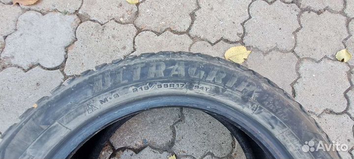 Goodyear UltraGrip 215/55 R17
