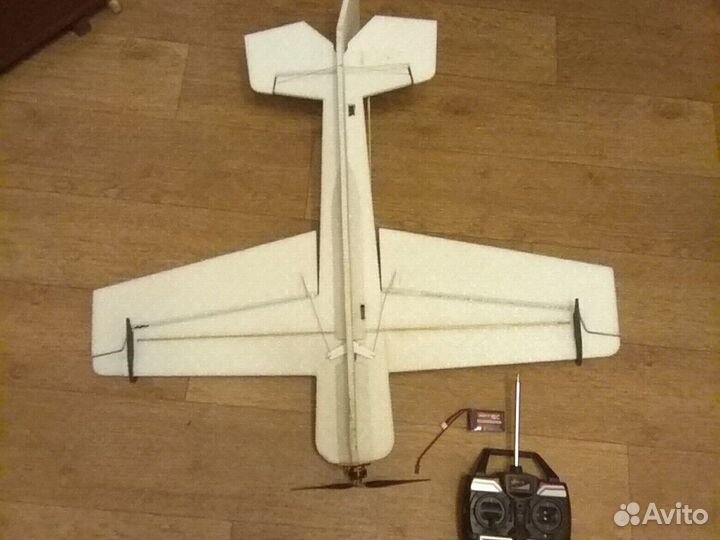 Радиоуправляемый самолёт готовый к полёту