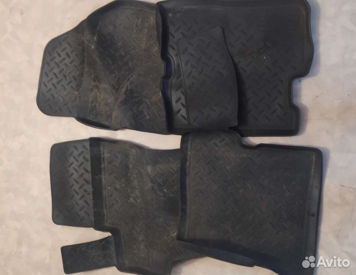 Автомобильные коврики резиновые mazda 3 bk