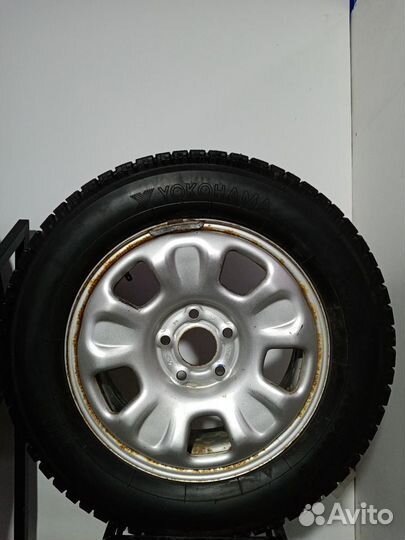 Yokohama Ice Guard Stud IG55 215/65 R16