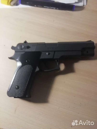 Пистолет игрушечный