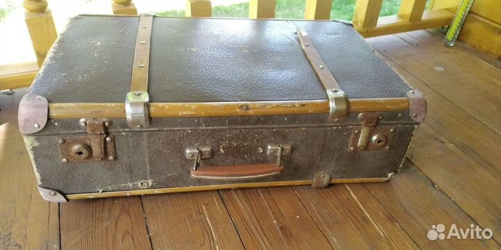 Чемодан старинный