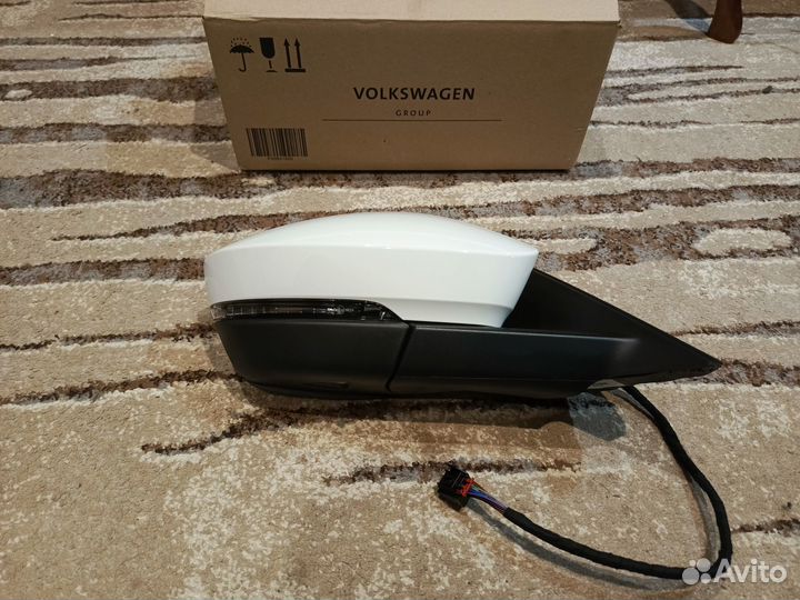 Новое зеркало правое Skoda Kodiaq белое 13 пин