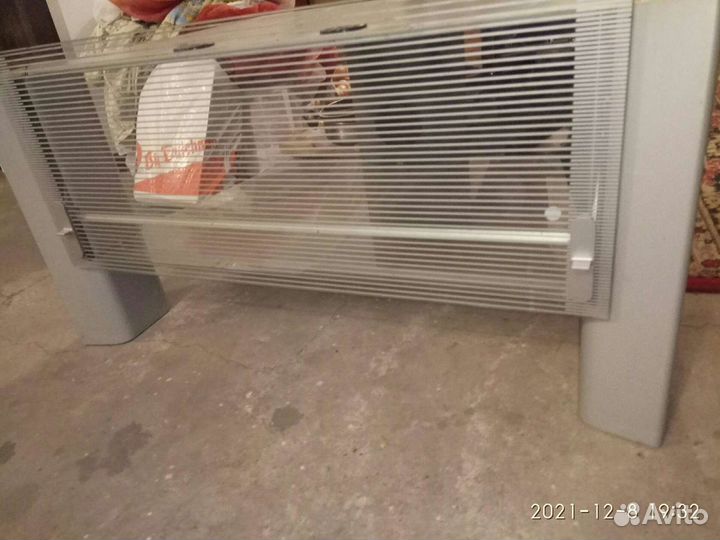 Телевизор Sony модель KV-32FX65E тумбочкой