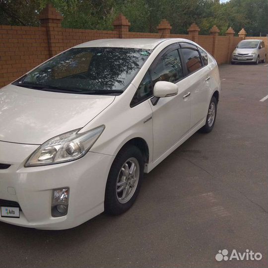 Toyota Prius 1.8 AT, 2011, 115 000 км