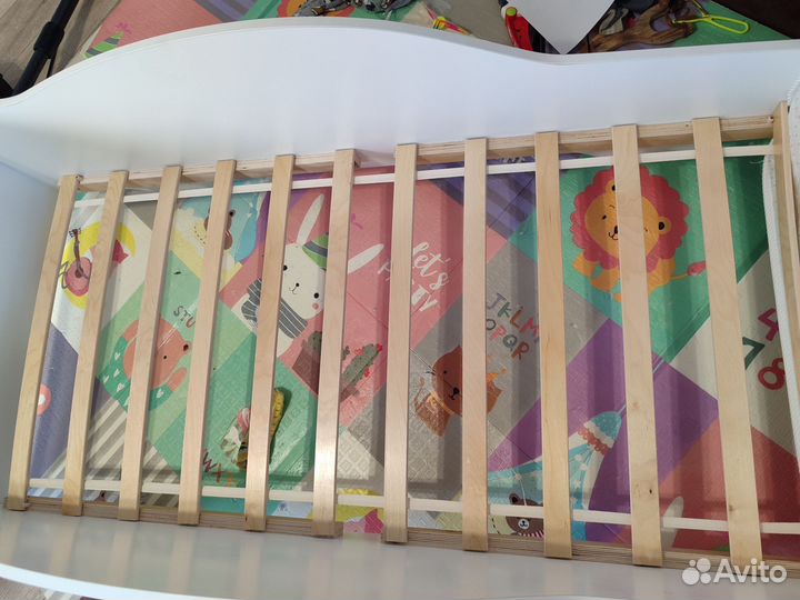 Детская кровать машина бу с матрасом