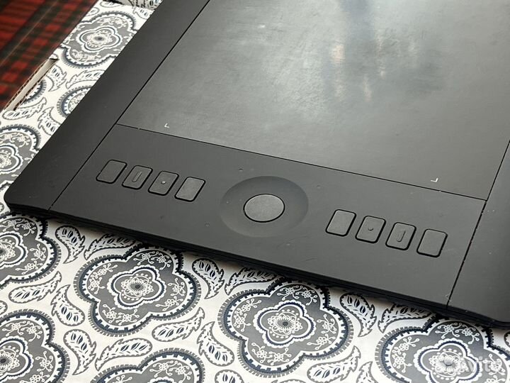 Графический планшет Wacom Intuos Pro Medium