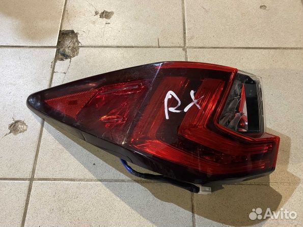Фонарь в крыло Lexus RX