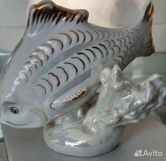 Статуэтка фарфор Рыба на коралле