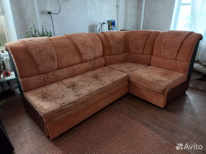 Угловой диван бу