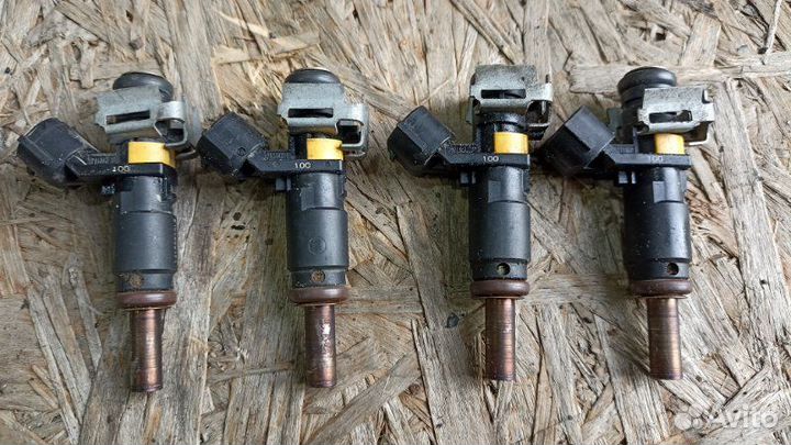 Форсунка топливная Peugeot 308 4A EP6 2011