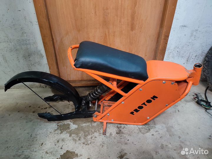 Пространственная рама с амортизатором