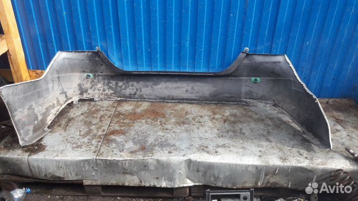 Бампер задний Toyota Camry