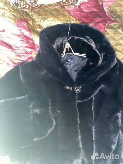 Шуба из эко меха с капюшоном