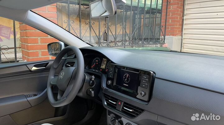 Водитель с личным легковым автомобилем