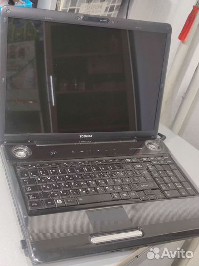 Бодрые ноутбуки Toshiba P300 с экраном 17