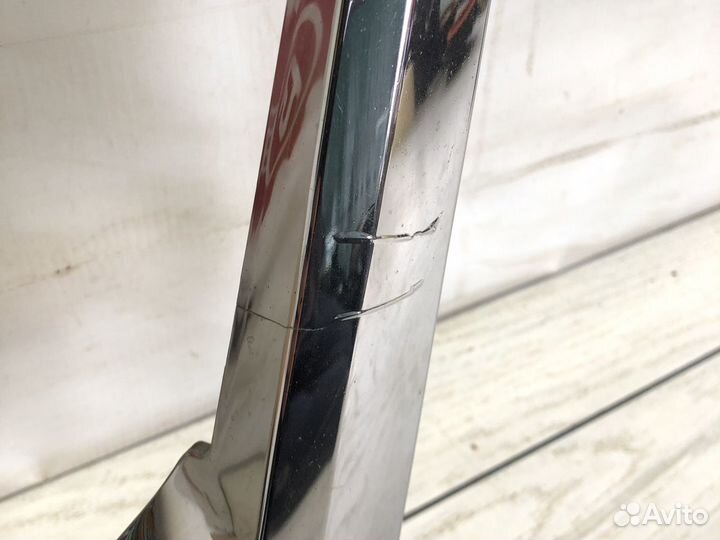 Toyota Land Cruiser 200 Хром фары правой