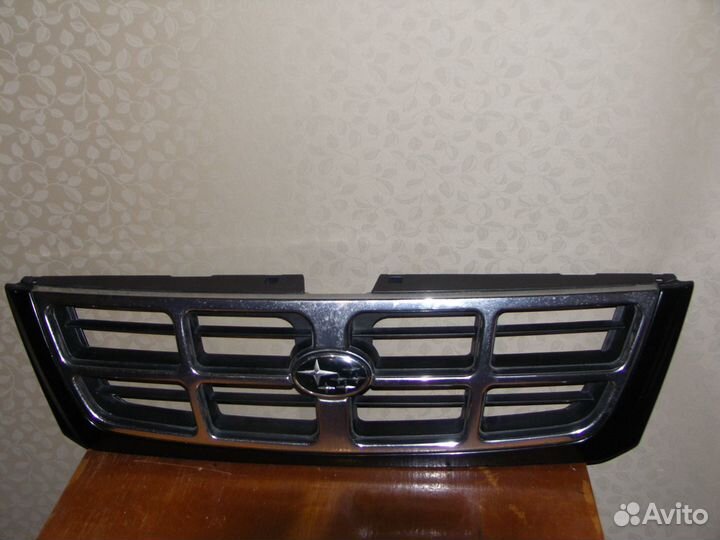Продам решетку радиатора subaru forester 1999г