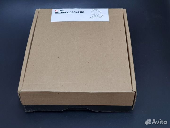 Bluetooth гарнитура Plantronics Poly Focus UC B825