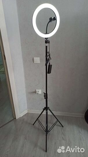 Кольцевая лампа 26 см