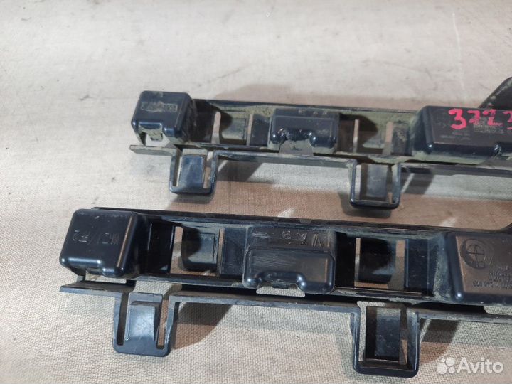 Кронштейн порога левый Bmw 118I F20 N13B16 2015