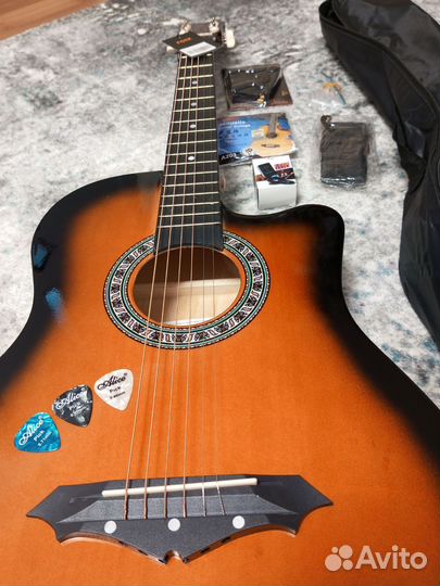 Акустическая гитара новая