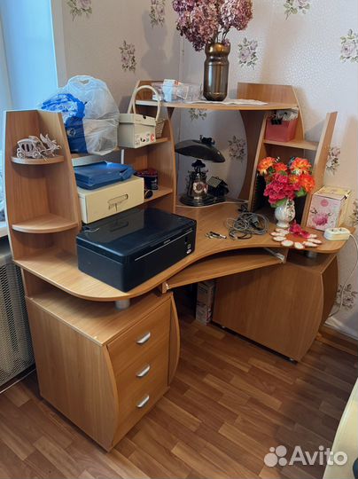 Компьютерный стол