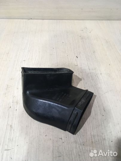 Воздуховод патрубок Ауди А4 Б5 1.6 ADP 8D0129617B