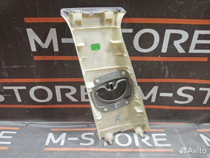 Обшивка стойки правая Bmw 5-Series E60 M54B25 2003