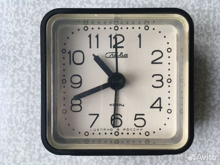 Часы-будильник «Слава» кварц, 1994 г