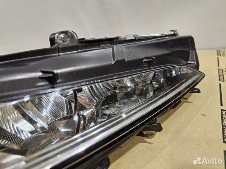 Фара противотуманная передняя правая Lexus Rx 4