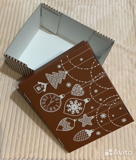 Коробка подарочная новогодняя большая