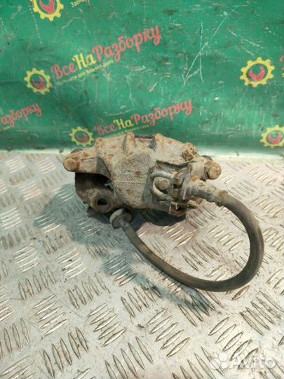 Суппорт передний правый Volkswagen Passat B3