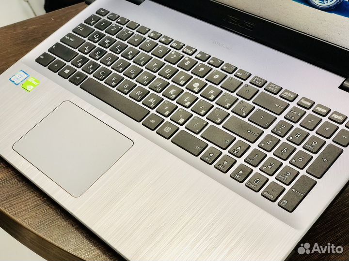 Ноутбук Asus 15,6/FHD/i3-8/MX130/12Gb/SSD/Гарантия