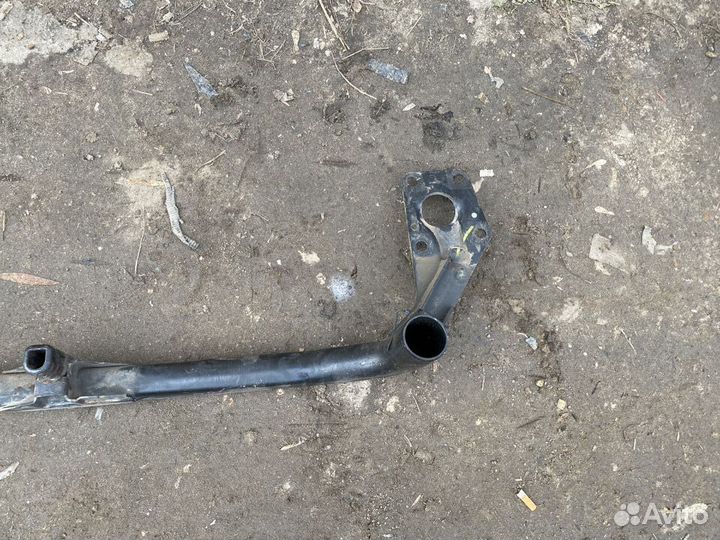 Балка подрадиаторная Audi A4 B5 1,9 AJM