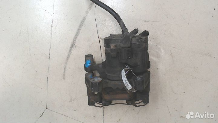 Суппорт правый задний Volkswagen Golf 7, 2015